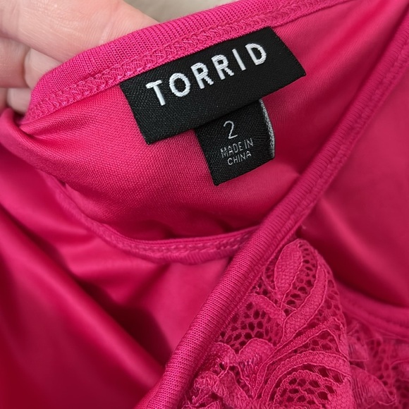Women’s Plus Size Torrid Halter Lined Lace Tank, Size 2/2X, Pink - Picture 2 of 8